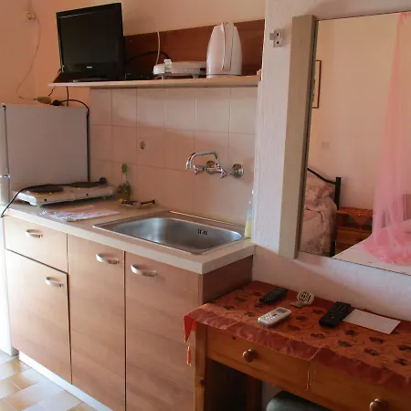 Korina Apartment *